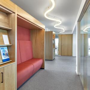 neotares_Aktuelles_Kommunikationsflächen im Büro: Mehr Raum für Austausch und Ideen_2024_07