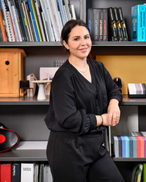Mariella D Arelli